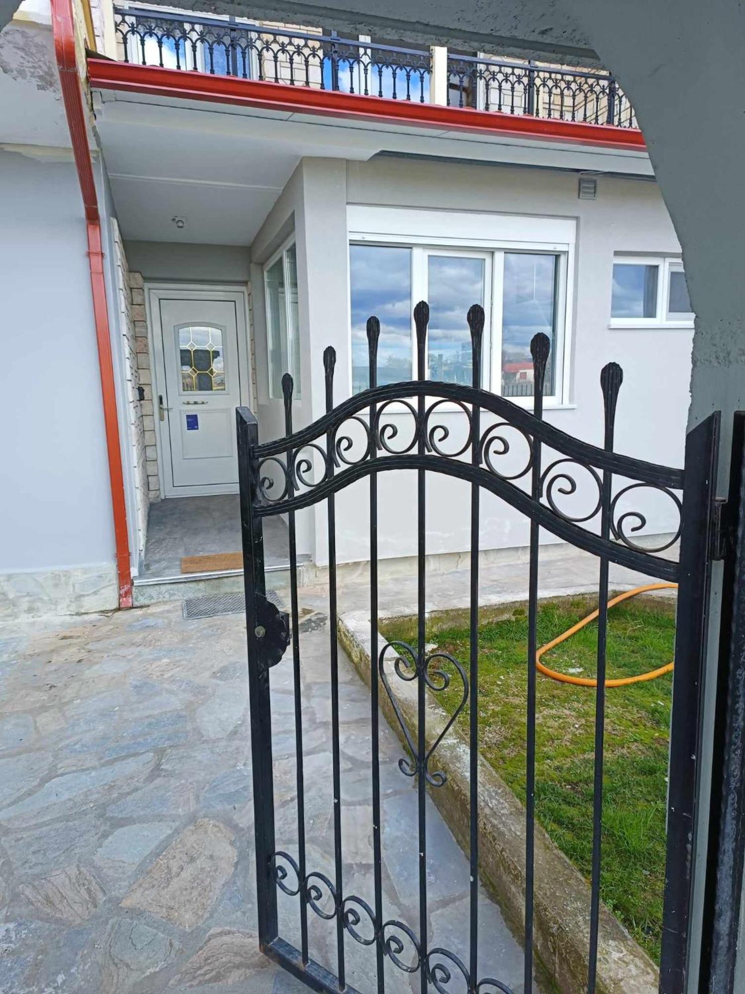 Polys Apartment And Paraskevi Studio With View Ptolemaída Kültér fotó